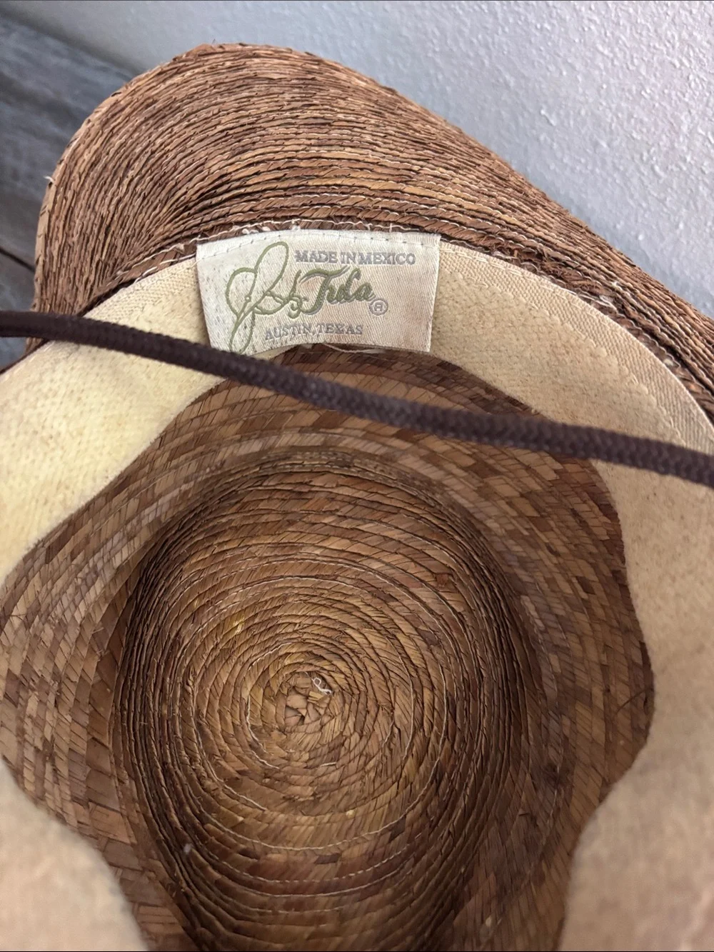 Tula hand-made palm fiber outback style hat Made in Mexico Austin Texas one size